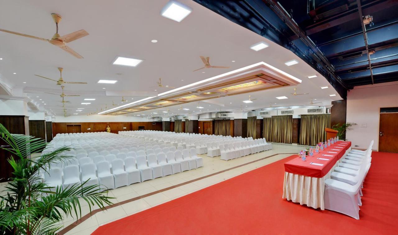 Manpho Bell Hotel & Convention Center Bangalore Bagian luar foto