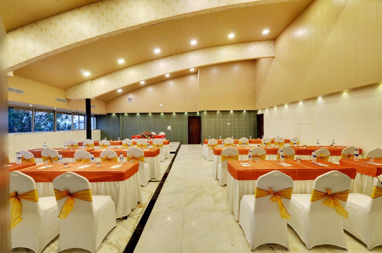 Manpho Bell Hotel & Convention Center Bangalore Bagian luar foto